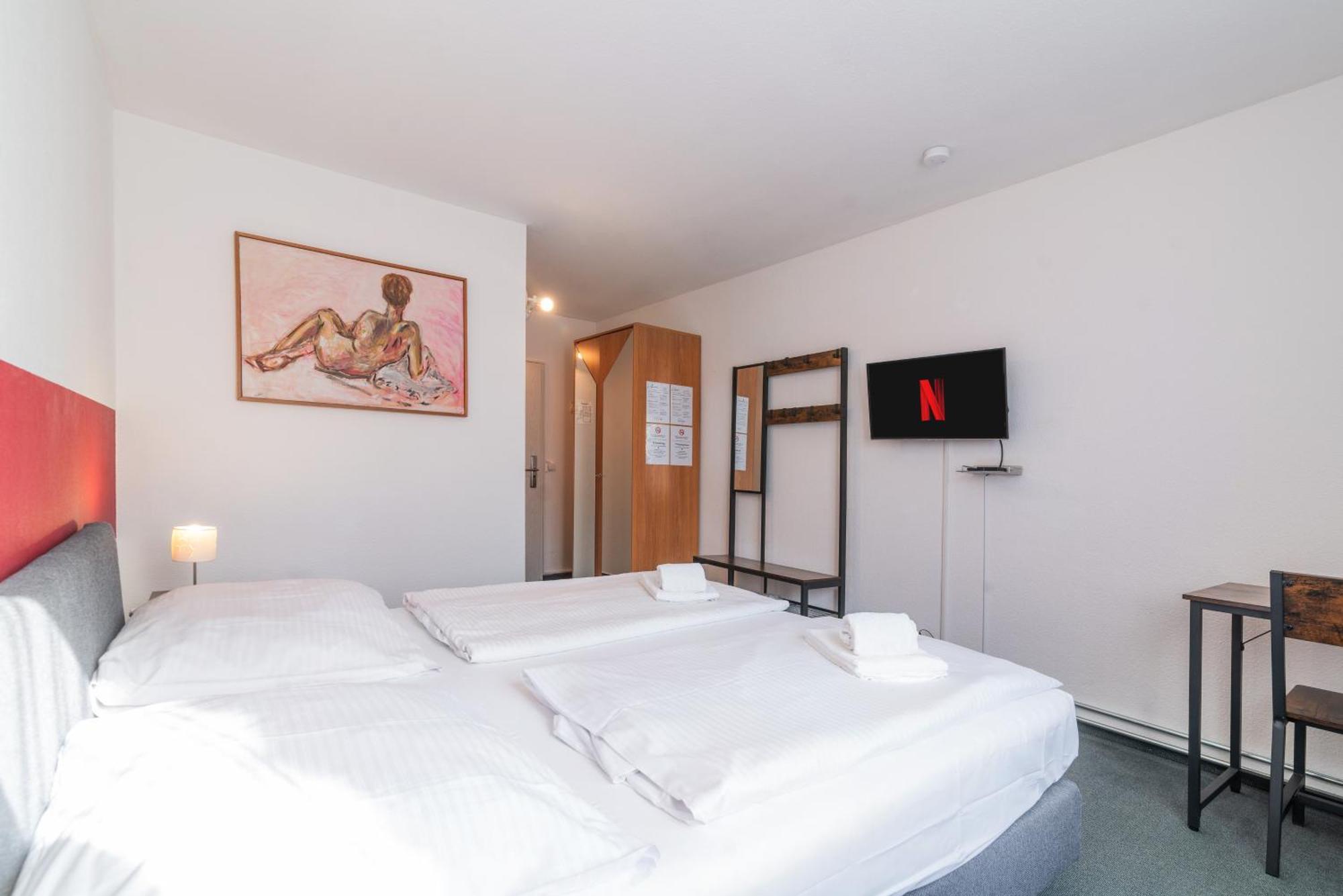 Hotel Cafe Galerie - Smart Tv - Free Parking Garbsen Zewnętrze zdjęcie