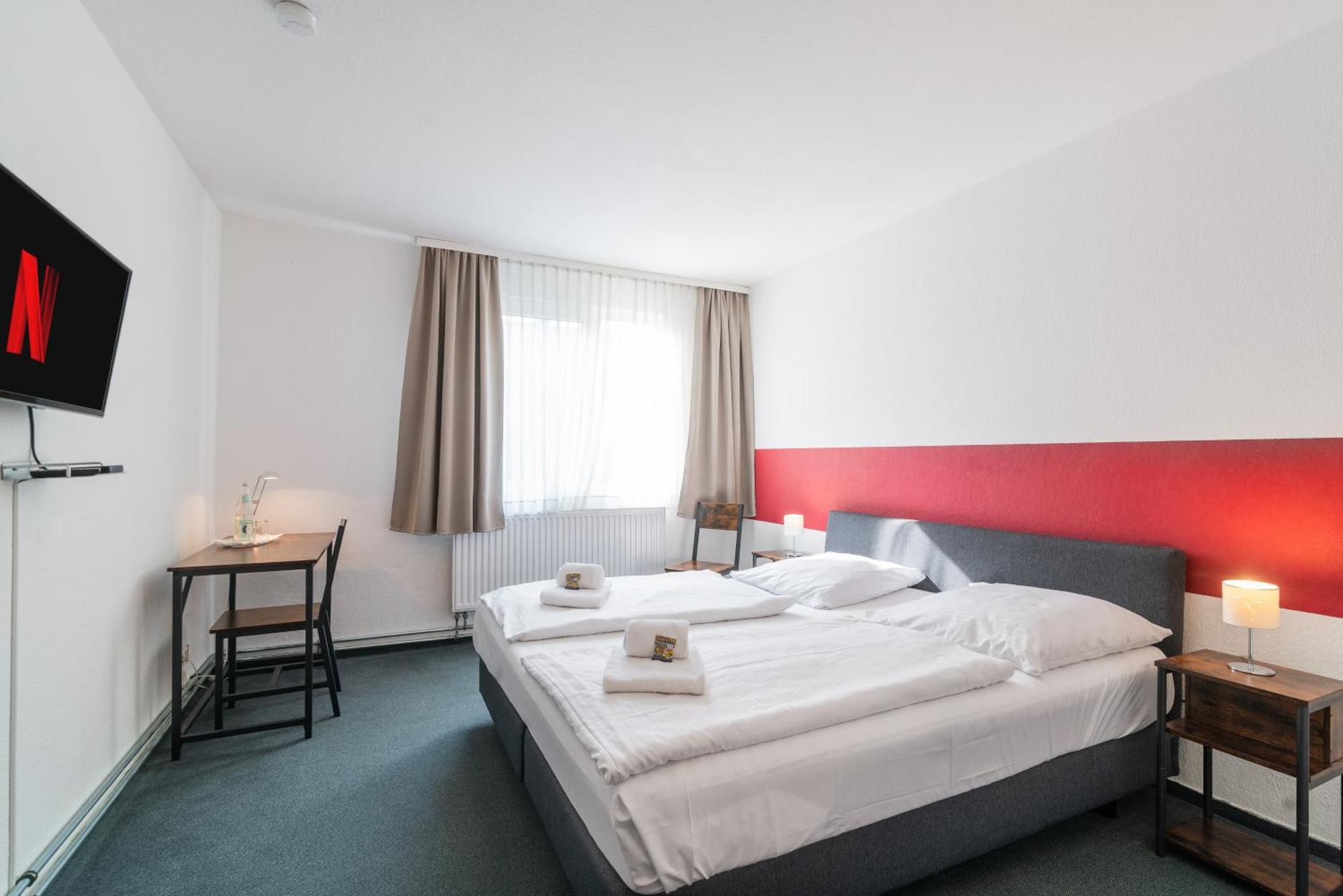 Hotel Cafe Galerie - Smart Tv - Free Parking Garbsen Zewnętrze zdjęcie