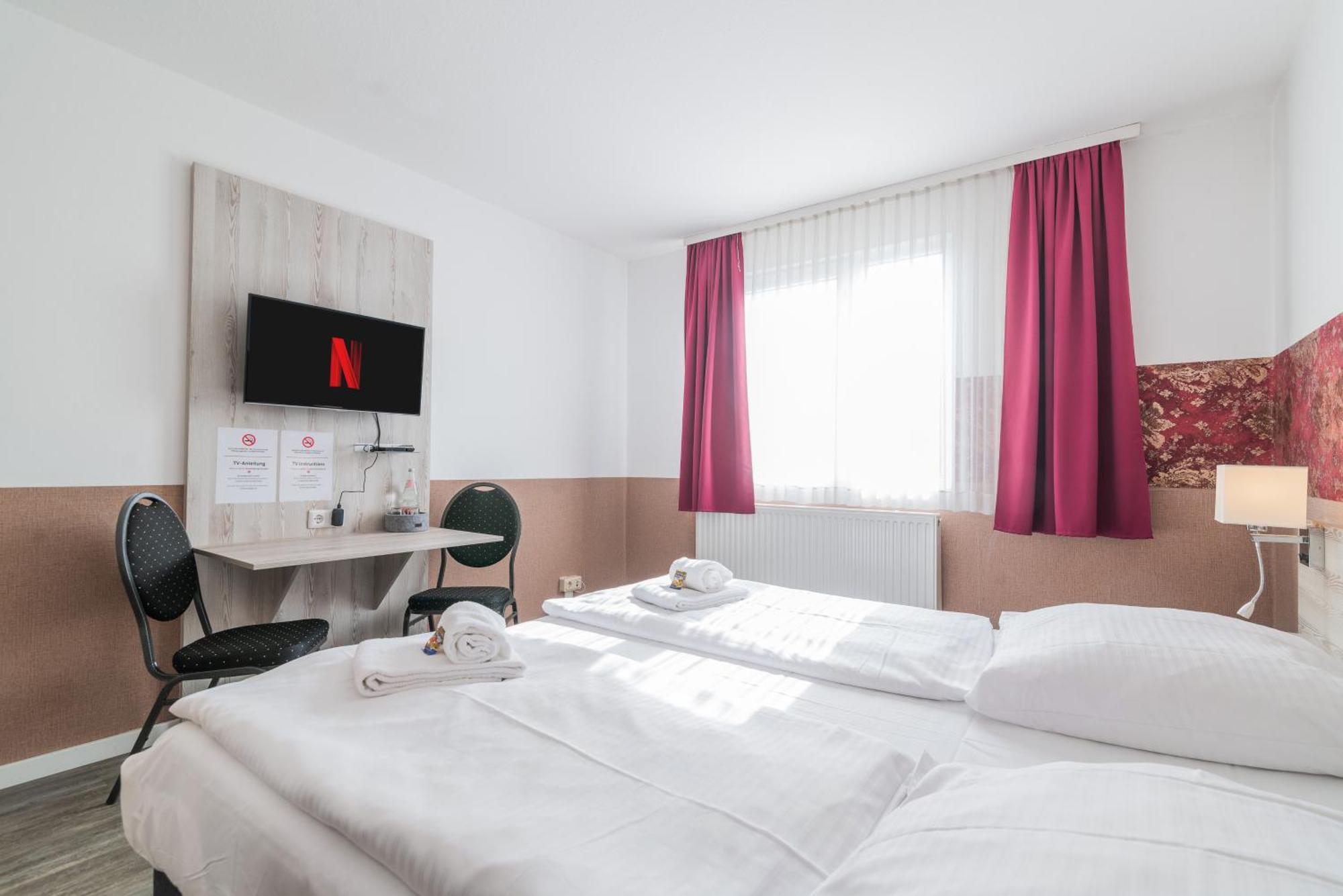 Hotel Cafe Galerie - Smart Tv - Free Parking Garbsen Zewnętrze zdjęcie