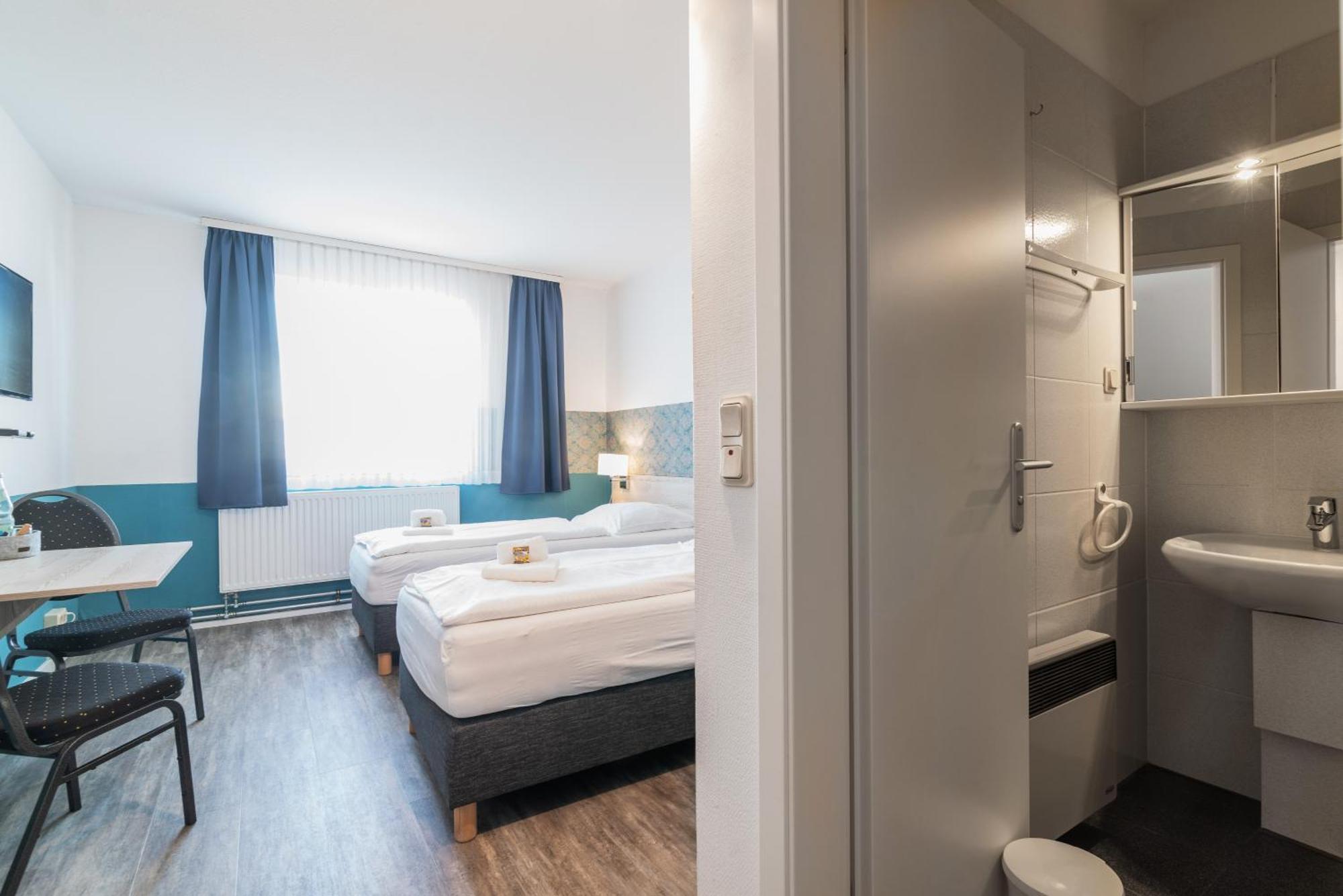 Hotel Cafe Galerie - Smart Tv - Free Parking Garbsen Zewnętrze zdjęcie