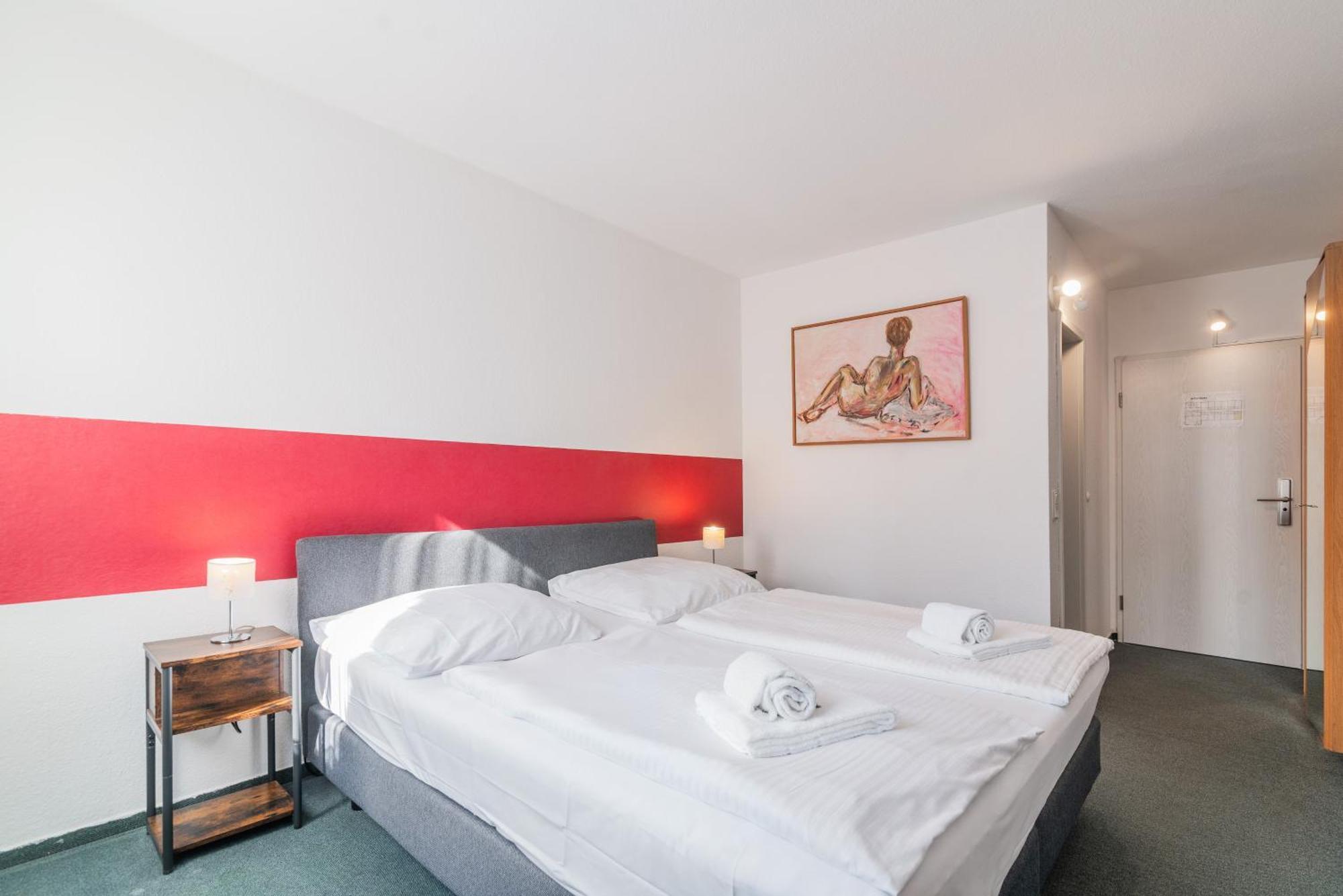 Hotel Cafe Galerie - Smart Tv - Free Parking Garbsen Zewnętrze zdjęcie